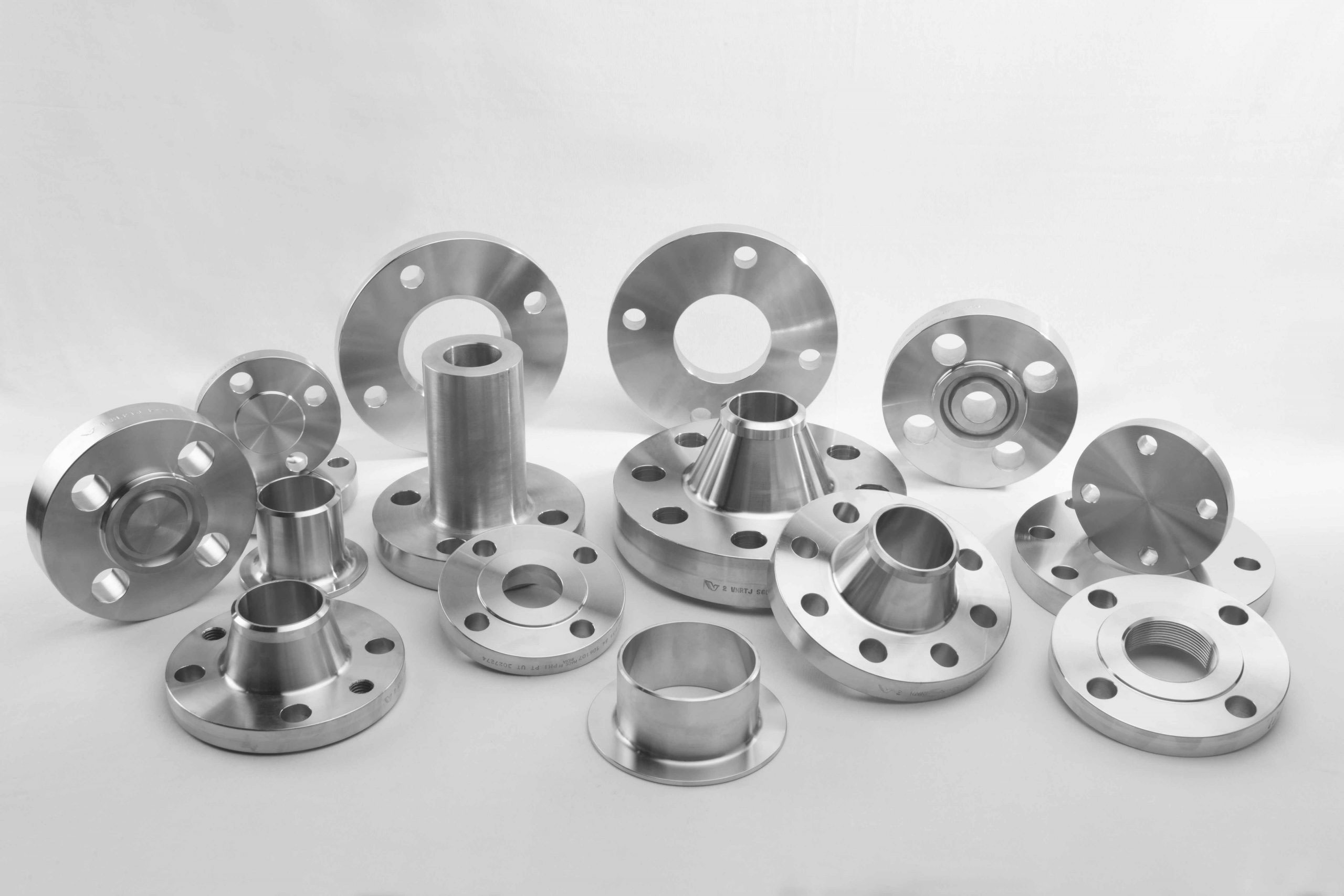 Stainless steel weld neck, slip-on and blind flanges