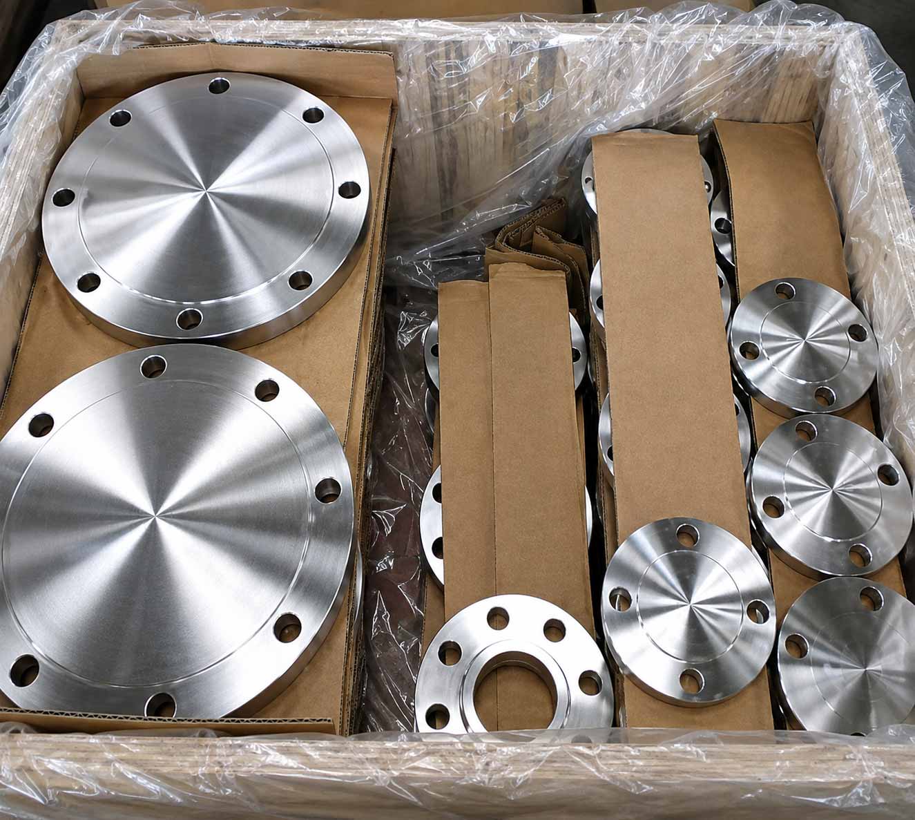 Export packing of stainless steel pipes